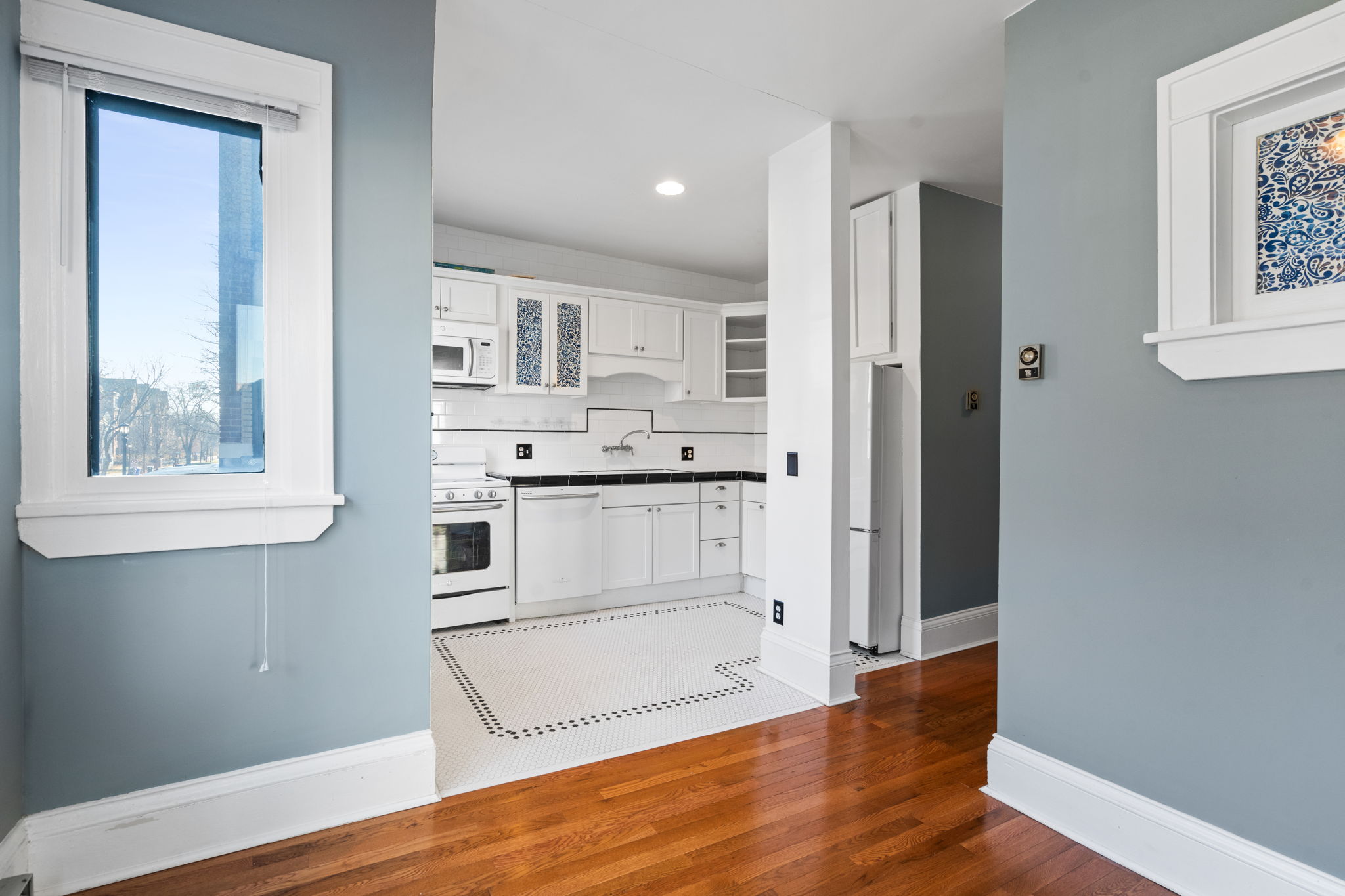 385 Laurel Ave #108, Saint Paul