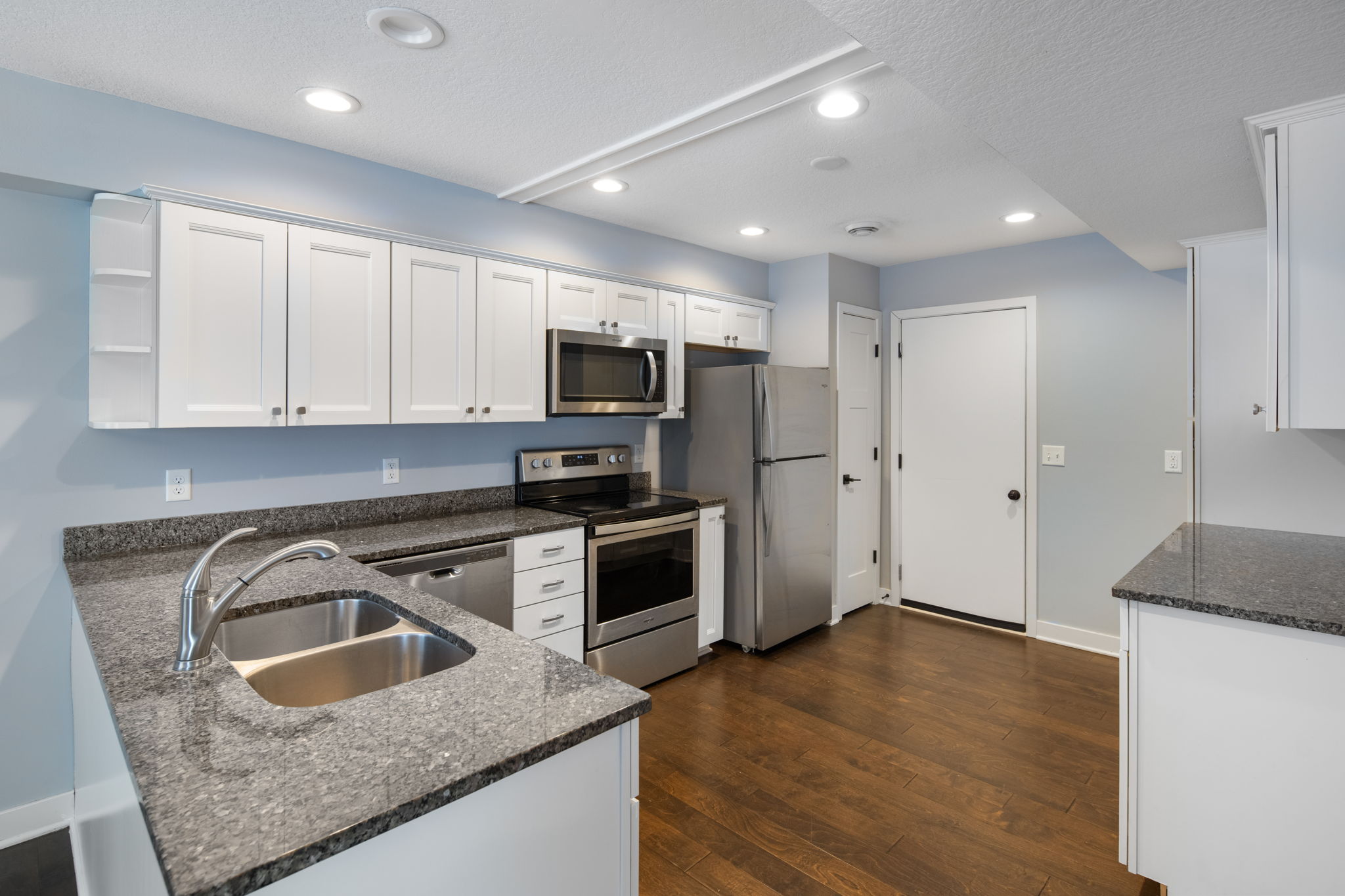 235 Zinnia Lane N, Plymouth